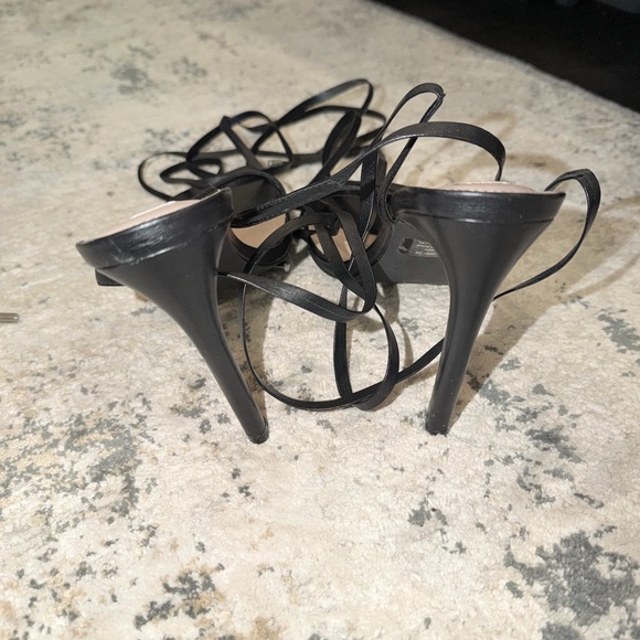 Steve Madden Black Strappy Heels 6inches - Picture 8 of 8